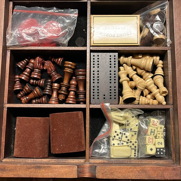 7 in 1 chess/checkers/backgammon/dominoes/poker/cribbage/cards wooden board game - Picture 3 of 5